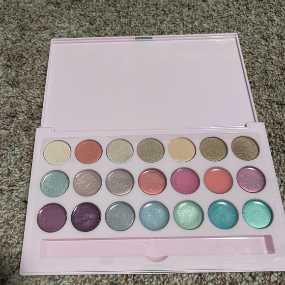 Claire Makeup Palettes (no Brushes) - Picture 2 of 3